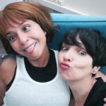 Priscila Sol Instagram - Alegria de ter Minha Sapeca igual eu ! Minha Nova Amiguinha de Infância ! Amor e Alegria de Encontro ! 🩵🩵