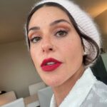 Priscila Sol Instagram – Me maquiei assim hoje pra fazer um teste on-line e tô completamente apaixonada por essa make ( curtiram?) e por essa personagem que eu acabei de sentir um pouquinho da energia mesmo que rapidinho! Sei que tem muita gente aqui que torce por mim, né?! Então enquanto eu não posso contar ainda muita coisa, me contem qual foto desse self-book que eu fiz que vocês mais gostaram? Pq olha….eu te me sentido muito linda! 🫢🤞✨🎭 💄