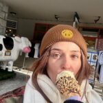 Priscila Sol Instagram – Zero maturidade pra Ice cream 🫢
Pro resto; a gente tem de sobra ;) 
Tal mãe, tal filho!
🙃🍦🫶 🇨🇦