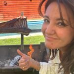 Priscilla Vargas Instagram - Este sí que es panorama! 🙌🏻 Bien chileno 🇨🇱 Con ingenio el ASADO AL PALO es rico y muy entretenido🤣🤣🤣🤣 Mi cuñado @dlopezok y sus ideas geniales 🙌🏻