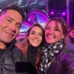 Priscilla Vargas Instagram - Ya está todo listo para Viña 2024 🙌🏻🤗 Con los tremendos animadores @marigodoyibanez y @franciscosaavedr y el gran jurado 👏🏻👏🏻👏🏻 Nos vemos de noche y de mañanita en @tudia13 por @canal13cl