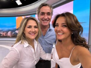 Priscilla Vargas Instagram - La amistad en @tudia13 es real ❤️
Y qué mejor que recibir a esta gran amiga que se suma a un tremendo equipo 
Chiquillos! Cada vez somos más y juntos somos pura alegría 🤗
Los adoro amigos de @tudia13 !!
@michelleadamv 
Ahora a darlo todo en el 13 🙌🏻
@canal13cl
