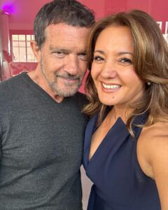 Priscilla Vargas Instagram - Miren con quien estoy!!!!!! En Madrid con mi nuevo amigo @antoniobanderas Un privilegio estar con uno de los mejores actores del mundo. Más de 4 décadas de trayectoria e inolvidables personajes. Ahora en el lanzamiento de su nuevo perfume #THEICONwoman #BANDERASperfumes #BANDERASMETAVERSE