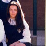 Priscilla Vargas Instagram - Orgullosa de haber guardado por casi 3 décadas mi uniforme del colegio 😍 Y todavía me queda!! 😂 Gracias por las fotos @cris_foto73 📸
