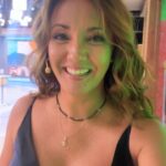 Priscilla Vargas Instagram – Mientras en comerciales en @tudia13 …