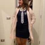 Priscilla Vargas Instagram - Qué tal? De “pingüina” 😌 Salí el ‘96 del colegio. Básicamente el siglo pasado. Pero a 27 años aún me queda bueno mi querido uniforme. 🥹 Háganse esa!!! 👏🏻👏🏻👏🏻👏🏻🤣