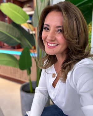 Priscilla Vargas Instagram - Hace frío pero lo rico es que en @tudia13 todos los días sale el sol ☀️ 
#buenasemana 
Nos vemos en @canal13cl 🙌🏻🫶