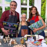Priscilla Vargas Instagram – Felices en @tudia13 con la visita de la señora Alicia.
Nos envió una carta con recetas y refranes y vino desde Coltauco a cocinar con nosotros en el programa. Gracias por tanto cariño y por sus lindos regalos 😍❤️