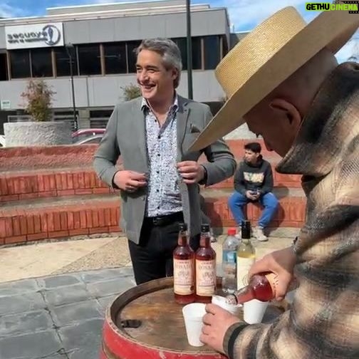 Priscilla Vargas Instagram - Puro cariño para nuestro @joserepenning en su cumpleaños 🎂 Los @hermanos.rivas llegaron a cantarle al canal 👏🏻👏🏻👏🏻