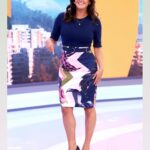 Priscilla Vargas Instagram - Hoy insistimos en la inclusión, la no discriminación y el respeto a todos por igual. Porque todos somos distintos. En el Día Mundial del Síndrome de Down usamos calcetines de diferente color. Se refiere a la diferencia de cromosomas de personas con Síndrome de Down.(Calcetines por el parecido en la forma a los cromosomas) Yo usé zapatos distintos y el mensaje es el mismo. #diamundialdelsindromededown Gracias por la 📸 @cris_foto73 🤗