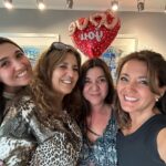 Priscilla Vargas Instagram - Día de puro AMOR ❤️ Feliz día a todas las mamás ! Gracias gracias gracias a Dios por darme la posibilidad de tener a dos hijas maravillosas 😍