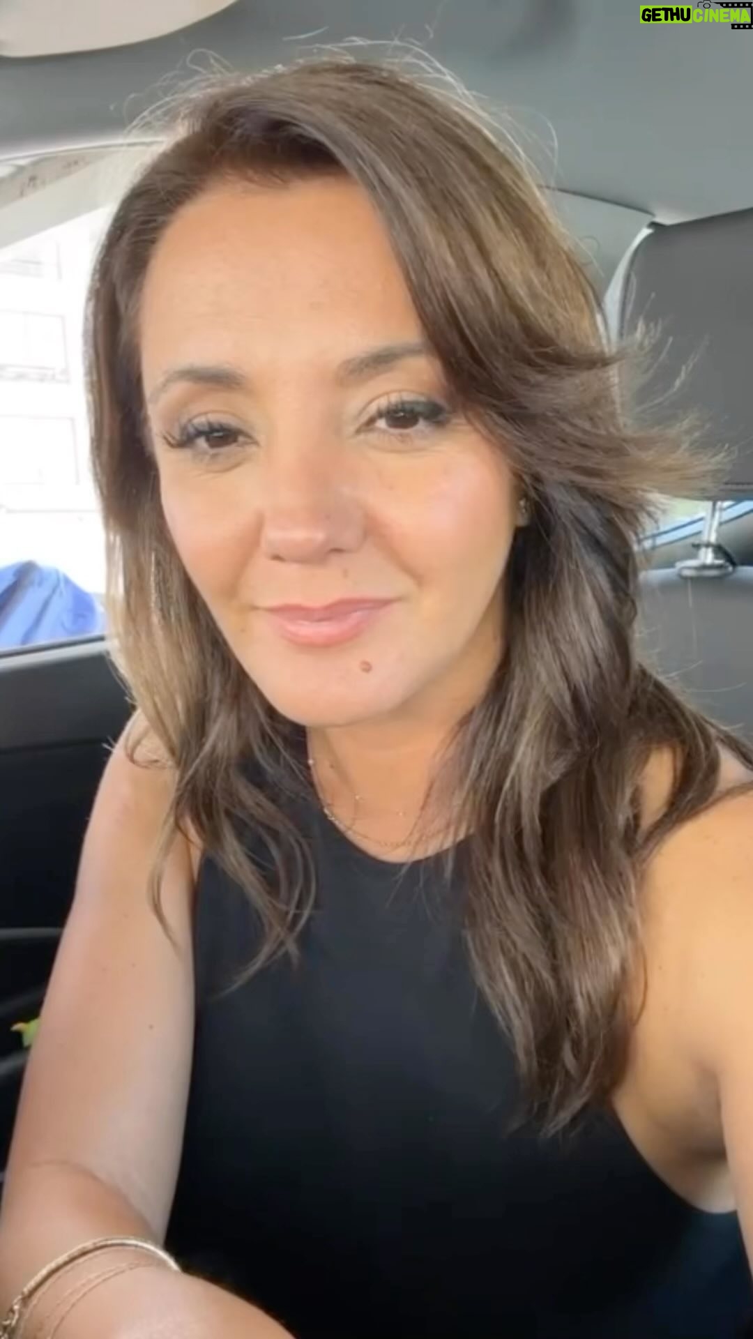 Priscilla Vargas Instagram - Esta es una oportunidad para ayudar a digitalizar las escuelas rurales de Chile 🇨🇱 Compra el SOAP de Caja Los Andes que en alianza con la Fundación País Digital le darán un valor social al Seguro Obligatorio. Les dejo el link ⬇️ https://www.cajalosandes.cl/soap