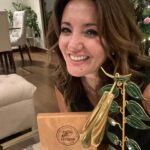 Priscilla Vargas Instagram – Este 2023 he sido tremendamente feliz. Y estos dos importantes reconocimientos son parte de esa alegría. Significan mucho para mí. Y son un gran impulso para seguir haciendo lo que tanto me gusta.
El voto popular me permitió ganar el “Copihue de Oro como Animadora del Año” y cierro el año con el “Premio Nacional de Periodismo de Televisión 2023”
De verdad MUCHAS MUCHAS GRACIAS ❤️
Gracias a mis compañeros de @canal13cl por la confianza y por estar presente en este momento @maximilianoluksic @pamediazsa @franciscofulla y @joserepenning