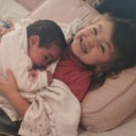 Priscilla Vargas Instagram - Día de puro AMOR ❤️ Feliz día a todas las mamás ! Gracias gracias gracias a Dios por darme la posibilidad de tener a dos hijas maravillosas 😍