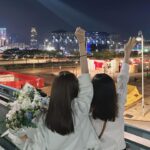 Priscilla Wong Instagram - 生日週🌈 多謝壽星仔送給我們的啦啦隊鮮花🤣 多謝壽星女同我我家老爺一齊喺停車場睇演唱會🤟🏻 這麼近那麼遠 免費演唱會 隔住條大馬路都感受到個氣氛