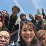 Priscilla Wong Instagram - 感謝可以參與這一個節目。 除了老朋友C君，特別感謝可以同Jarvis一起做節目。 我經常跟Jarvis說，你個人太過謙虛了，其實我明白你心態，因為我們都是娛樂新聞台出身。我們總覺得自己不屬於這個圈，我們總是覺得在外圍走。 明星該有的光環，我們沒有，所以當我們做一個大節目，被其他人否定，我們特別接受，因為我們心底裏會覺得自己或許不配，當我們可以演戲，被別人批評，我們也接受，因為我們心底裏也是覺得自己或許不配。 活到40幾歲，入行20年，我還是改不了這個心態。 所以我明白你，跟你說加油，有點多餘。 跟你說比d信心自己，我明白壞習慣改不了。 那，好好善待自己，為自己而快樂。 共勉之🌈 #grand住去台北 @jarvischow