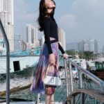 Priscilla Wong Instagram - 準備踏入最後一個月， 發現今年在家的日子真的很少。 太習慣了走來走去的步伐， 在最後一個月， 告訴自己要學習定下來， 心也要定下來。
