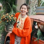 Priscilla Wong Instagram - 準備過年， 選了一盆桔， 一盆小年花。 還在想， 需要買什麼❤️ 最喜歡的秘密花園🌳