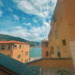 Priscilla Wong Instagram - 兩年前拍旅遊節目路過此地， 因為趕行程未有機會遊覽， 心裏一直念着一定要跟你來這裏， 相識十載， 我們來了：）