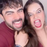 Priya Gamre Instagram - Kesa lga mera mukka .😂😂 . . #priyagamre #luckysaini . @luckysaini95 @luckkysaini95 @priyagamreefame . . . . . . #artist #actor #bollywood #comedy #reels #reelitfeelit #reelkarofeelkaro #reel #reelsinstagram #viralvideos #viralreels #trendingreels