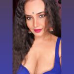 Priya Gamre Instagram - Happy SunDay ❤️💋 Link in bio 🔗 #priyagamre