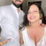 Priya Gamre Instagram - Bina use rang lagaye… Hum holi kaise manaye… #priyagamre #luckysaini #reels #reelsinstagram #reelitfeelit #reelkarofeelkaro #dance #holi #holifestival #romantic #couplegoals #couple