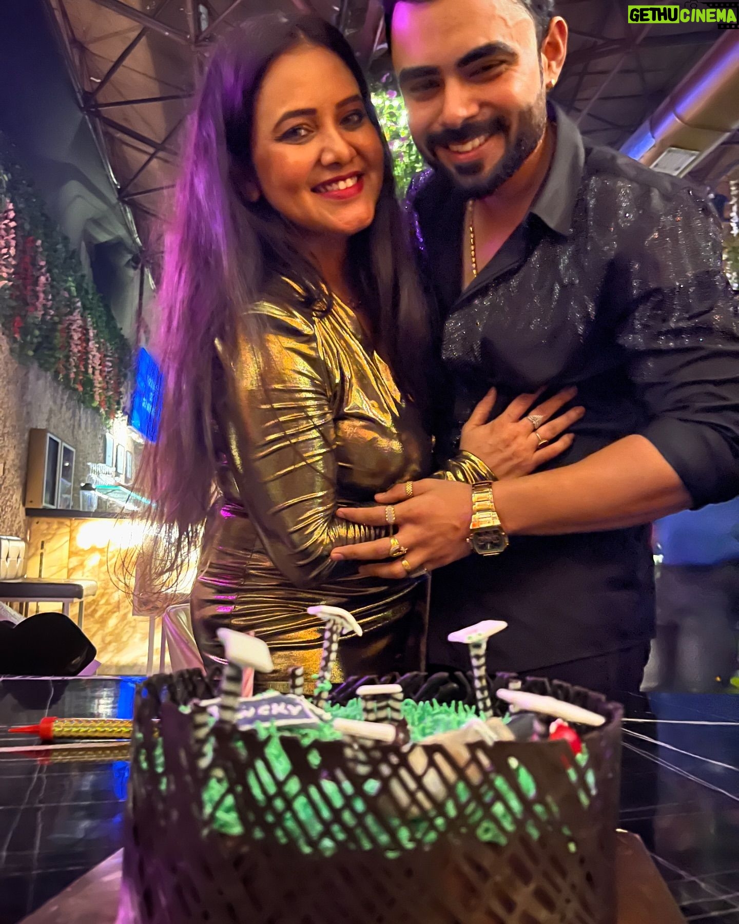 Priya Gamre Instagram - Happy birthday my Love 😍 ❤️ God bless you with lots of love and happiness with success and prosperity in life ❤️💋 #luckysaini #priyagamre