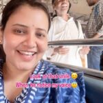 Priya Gamre Instagram - Yeh dil sunn raha hai… ❤️ 🎙️ #priyagamre #singing #singingintrain #reels