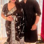 Priya Gamre Instagram - Apne hi Rang me🖤Mujhko Rang de🖤 #luckysaini #priyagamre #love #couplegoals #couple #matching #matchingoutfits