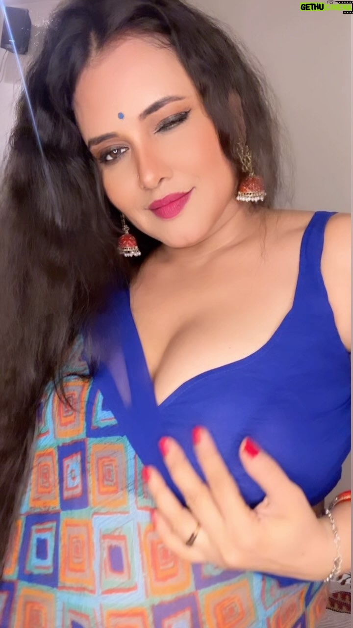 Priya Gamre Instagram - Saree dance ๐๐ #priyagamre #rรฉel #reelitfeelit #reelsinstagram #dance #actor