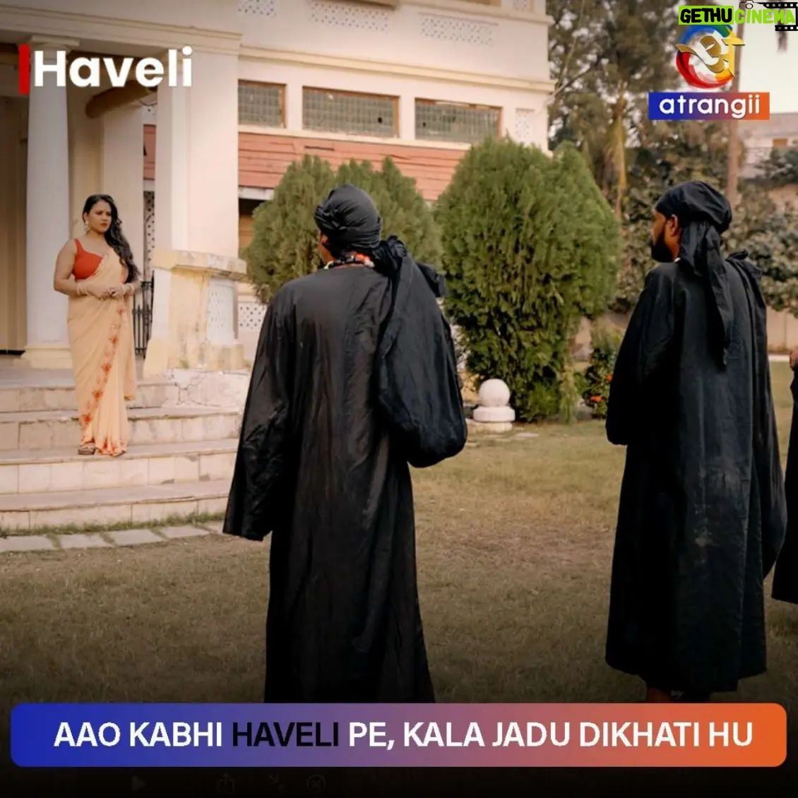 Priya Gamre Instagram - Aapko Haveli me kya dekhna hai comment box me bataiye 👇 Aao kabhi Haveli pe, Atrangii cheeze dikhate hai. @la_gravitea @niveditabasu @priyagamreefame #atrangii #haveli #aaohavelipe #famousdialogue #viral #static #atrangiiapp #funny