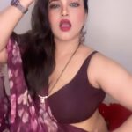Priya Gamre Instagram - Fortuner laga 😜🙈❤️ #priyagamre #reels #reelsinstagram #reelitfeelit #bhojpuri_song #bhojpurireels #bhabhiji