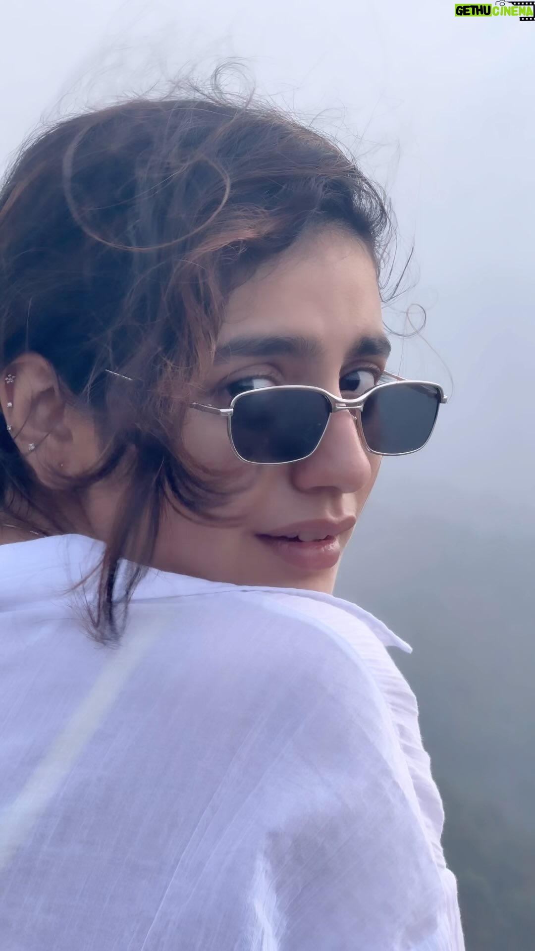 Priya Varrier Instagram - 👀 on you!