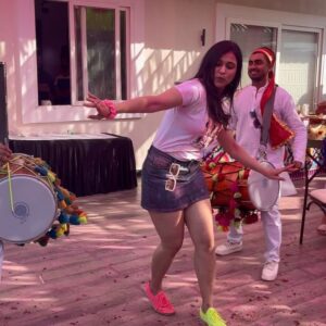 Priyanka Chopra Instagram - Holi was lit. Thank you @tam2cul @sudeepdutt for creating such a warm atmosphere for our family! So much fun. 🤩
