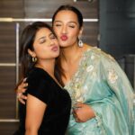 Priyanka Karki Instagram - Life is short! Let my pallu be long 😉 🩵 Clad in @aziiiza_atelier Pictures by @udhav_rasaili