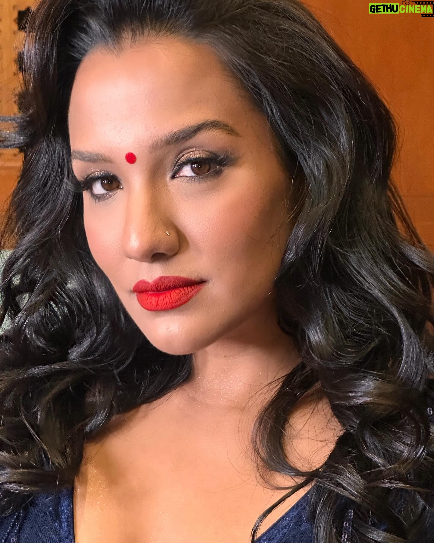 Priyanka Karki Instagram - RUSLAN’s 50th Anniversary 💙 What a fantastic night! Thank you for such a beautiful experience @ruslanvodka.np Performed on stage for the first time post-partum and it felt like I never left ☺️ Thank you @neonthelabelsofficial for my gorgeous outfit for the event. I sure did look like a Ruslan bottle 😉 Thank you @kusum_the_boutique for my performance outfits. I loved it 😘 My fab hair and make up team - @shradha_maskey and @ritu.chhantyal ♥️ My choreographer @gamvirbista and all my fabulous supporting dancers! You guys killed it 👍 And lastly, thank you to each and every one who danced along with me, enjoyed my performance, sent sweet messages, showering me with love, support and blessings ♥️ What a beautiful night 💫 Thank you universe 🖤