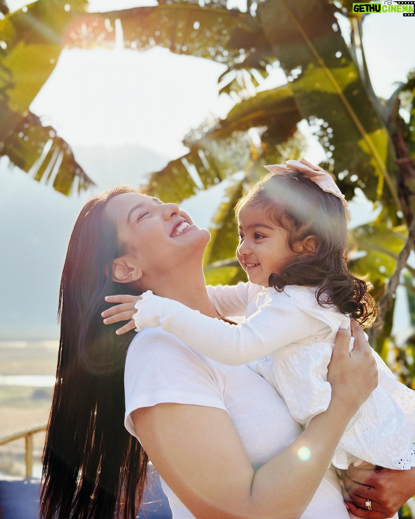 Priyanka Karki Instagram - Oh what a beautiful start to 2024 with my beautiful baby girls ♥️☺️ Warm sun, happy giggles, love and warmth 🦋 Its time for the next chapter and oh I can’t wait! Its going to be a great year ✨ Happy new year ♥️ #2024