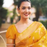 Priyanka Karki Instagram - 💛 📸 @ayushmandsj