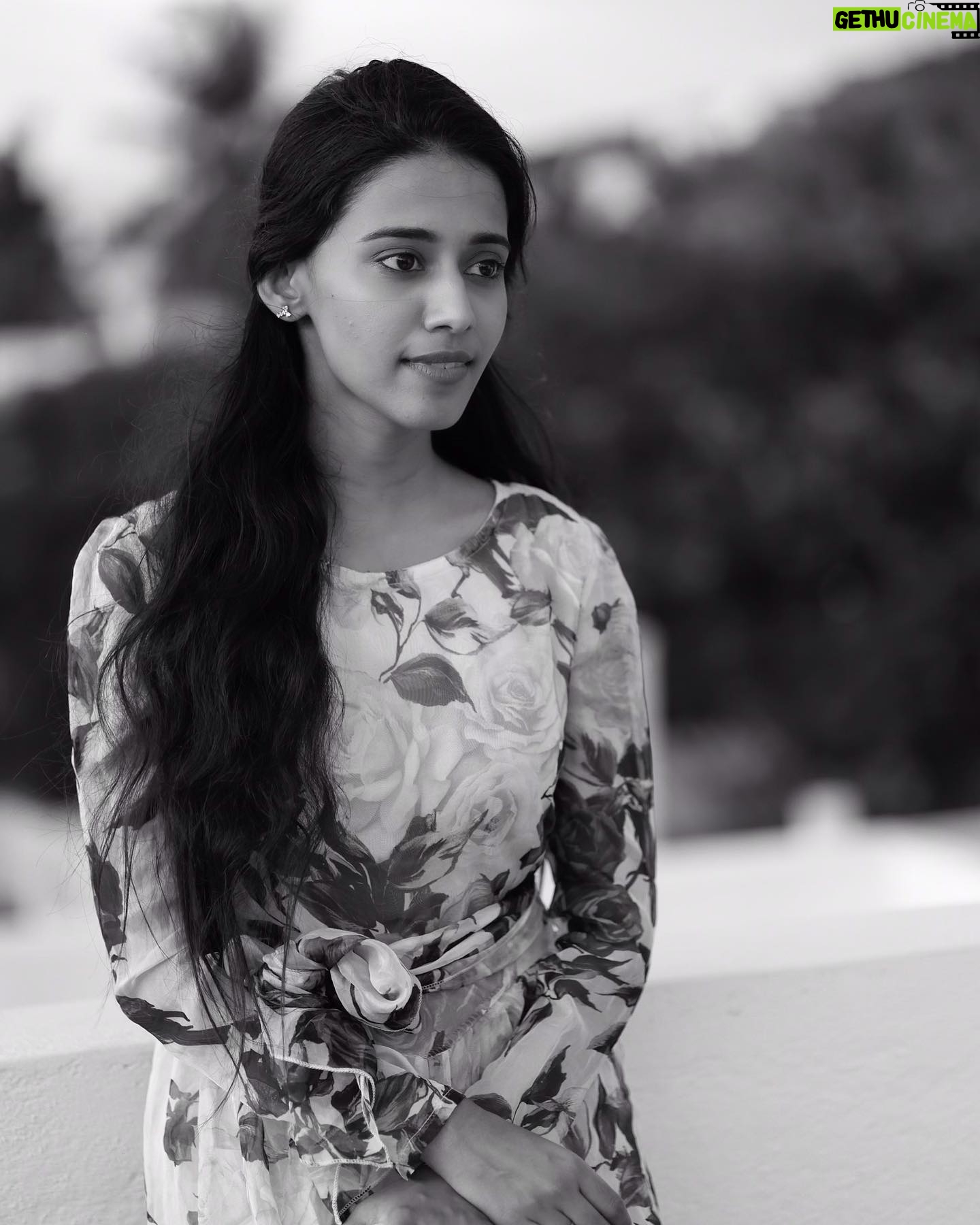 Priyanka N. K. Instagram - Be grateful for today… . . . @sanjaysooriya ‘s photography . #instagram #instadaily #instagood #musician #life #2021 #positivity