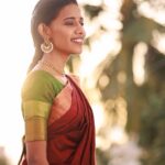Priyanka N. K. Instagram - A song that melts everyone ‘ennavale’ by the one and only @arrahman sir beautifully sung by @unnikrishnanpofficial sir starring @prabhudevaofficial sir and #nagma . . Keys- @allanpreetham Video by @sanjaysooriya . . #reels #reelsinstagram #reelitfeelit #love #tamil #arrahman #reelkarofeelkaro #instagood #music #priyankank