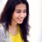 Priyanka N. K. Instagram - Shades 🌻✨❄️ 📸 @sanjaysooriya #priyankank #insta #instagood #instagram #artist