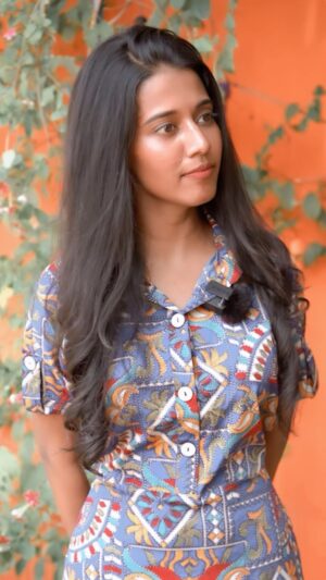 Priyanka N. K. Instagram - One more day to go!!
My one min music is releasing tomorrow ❤️

Stay Tuned! 🤗

@silvertreeoffl #1MinMusic #1MinMusicVideo