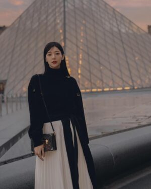 Puff Kuo Instagram - 🤍🩶🩵

Beautiful night in Paris. 

.
.
.

#LVFW24 
#louisvuitton 
@louisvuitton 
@nicolasghesquiere 
#nicolasghesquiere