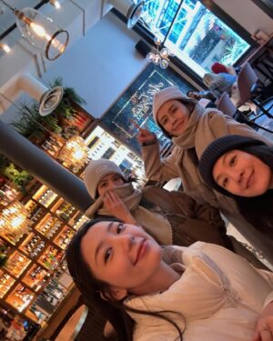 Puff Kuo Instagram - A wonderful weekend.🧡

@yuanlovefly 
@denzel.yu