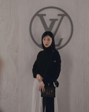 Puff Kuo Instagram - 🤍🩶🩵

Beautiful night in Paris. 

.
.
.

#LVFW24 
#louisvuitton 
@louisvuitton 
@nicolasghesquiere 
#nicolasghesquiere