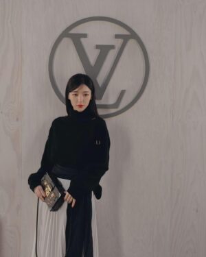 Puff Kuo Instagram - 🤍🩶🩵

Beautiful night in Paris. 

.
.
.

#LVFW24 
#louisvuitton 
@louisvuitton 
@nicolasghesquiere 
#nicolasghesquiere