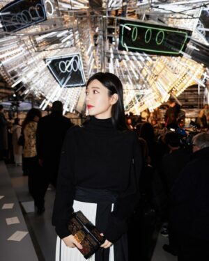 Puff Kuo Instagram - 🤍🩶🩵

Beautiful night in Paris. 

.
.
.

#LVFW24 
#louisvuitton 
@louisvuitton 
@nicolasghesquiere 
#nicolasghesquiere