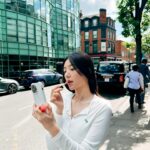 Puff Kuo Instagram – 🫣鏡子🪞自己找💄💋

夏日蜜桃唇🍑

🤣
.
.
.

 #guerlain #kisskiss