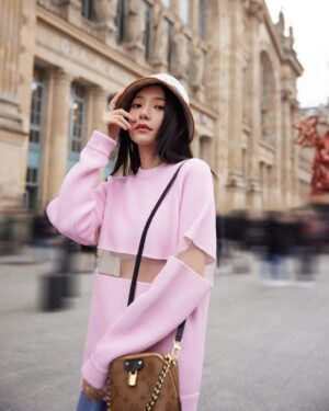 Puff Kuo Instagram - ：

🚄🌟Paris 

#LVFW24 
#louisvuitton
@louisvuitton 
#NicolasGhesquiere