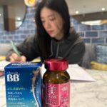 Puff Kuo Instagram - 複習到一半，是誰悄悄的來？ 📖📚📝✏️🔍 好氣色就靠你了💗 . . . @chocolabb_tw #chocolaBB